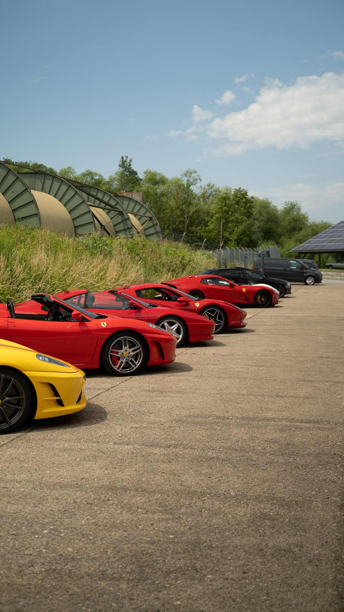 Halle2: Cars & Coffee
